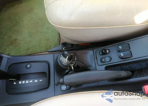 1996 Saab 900 Se Turbo z USA, uszkodzony, nr VIN YS3DF38N0T2013656